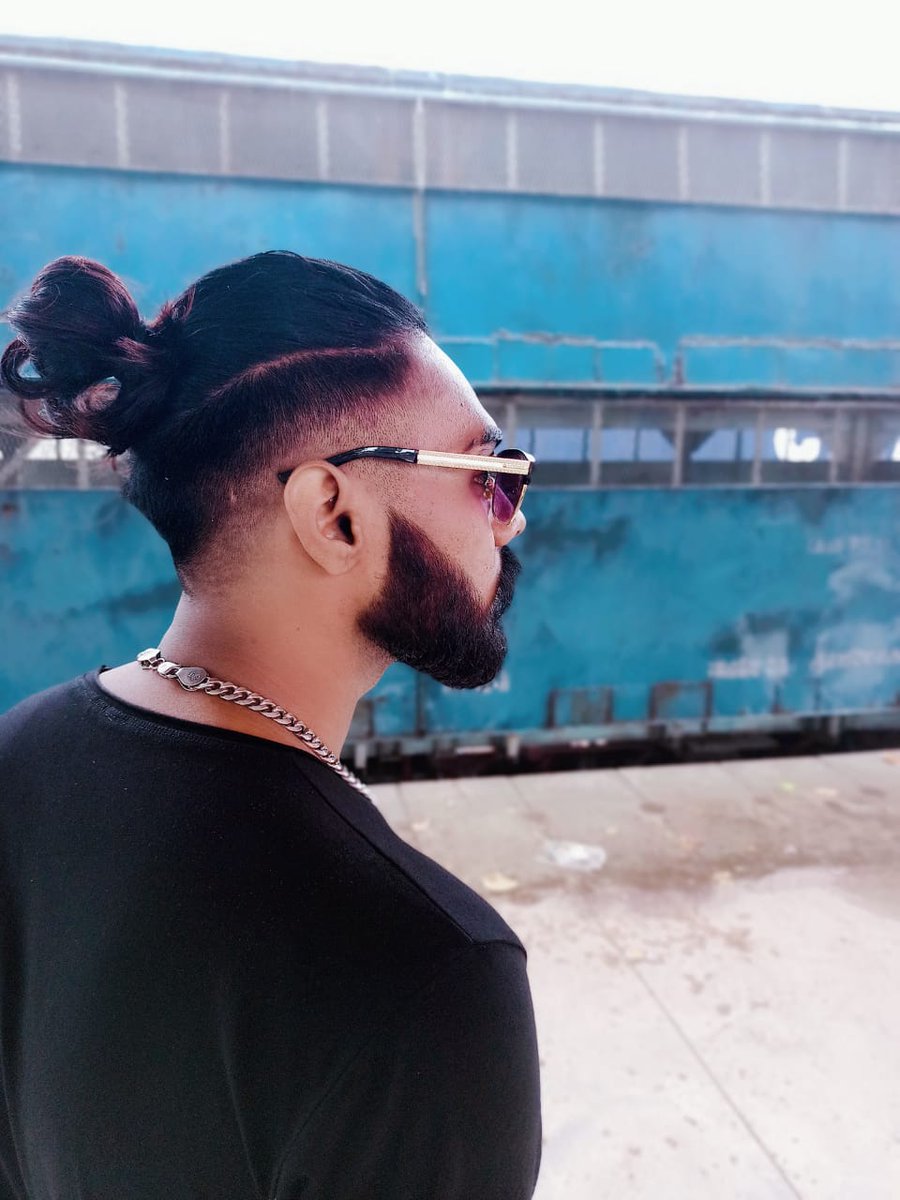 OfficialKhiladi's tweet photo. “Hustle in silence and let your success make the noise.”
Very soon will drop new stuff 🔥🙏
#hardwork #peace #bless #sukoon #hit #song #hiphop #india https://t.co/Pk21Bhsmto