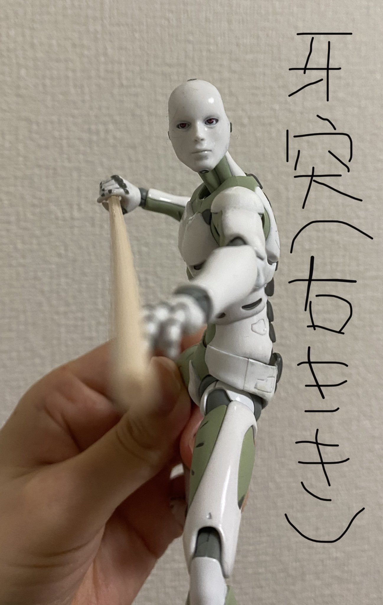 تويتر うえしたさゆさゆ على تويتر 牙突 写真は右利き 刀を持っていない方の手が前に出るから遠近がカッコよく見えるんだよね 体描くの下手でもハッタリきくし 普通の突きの構え 清光の戦闘グラ は左手が奥に行って交差してるから正面描くのめちゃ難しい