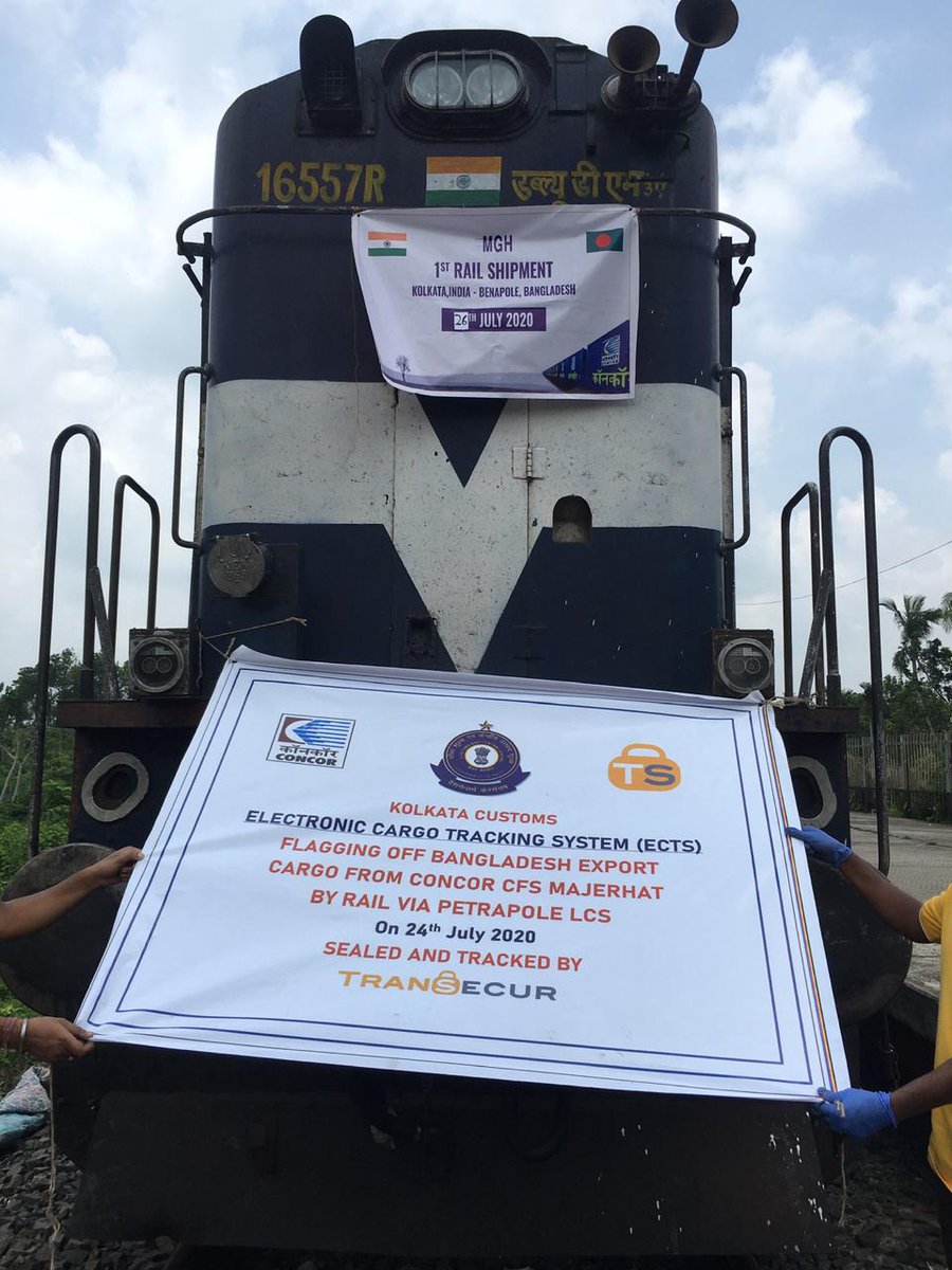 kolkata_customs's tweet photo. #IndianCustomsAtWork.
India Bangladesh container train which was flagged off the day before from CFS CONCOR , Kolkata, was facilitated by Kolkata Customs officers at Petrapole Land Custom Station today, to cross over to Benapole in Bangladesh. https://t.co/Yk9J03G6T0