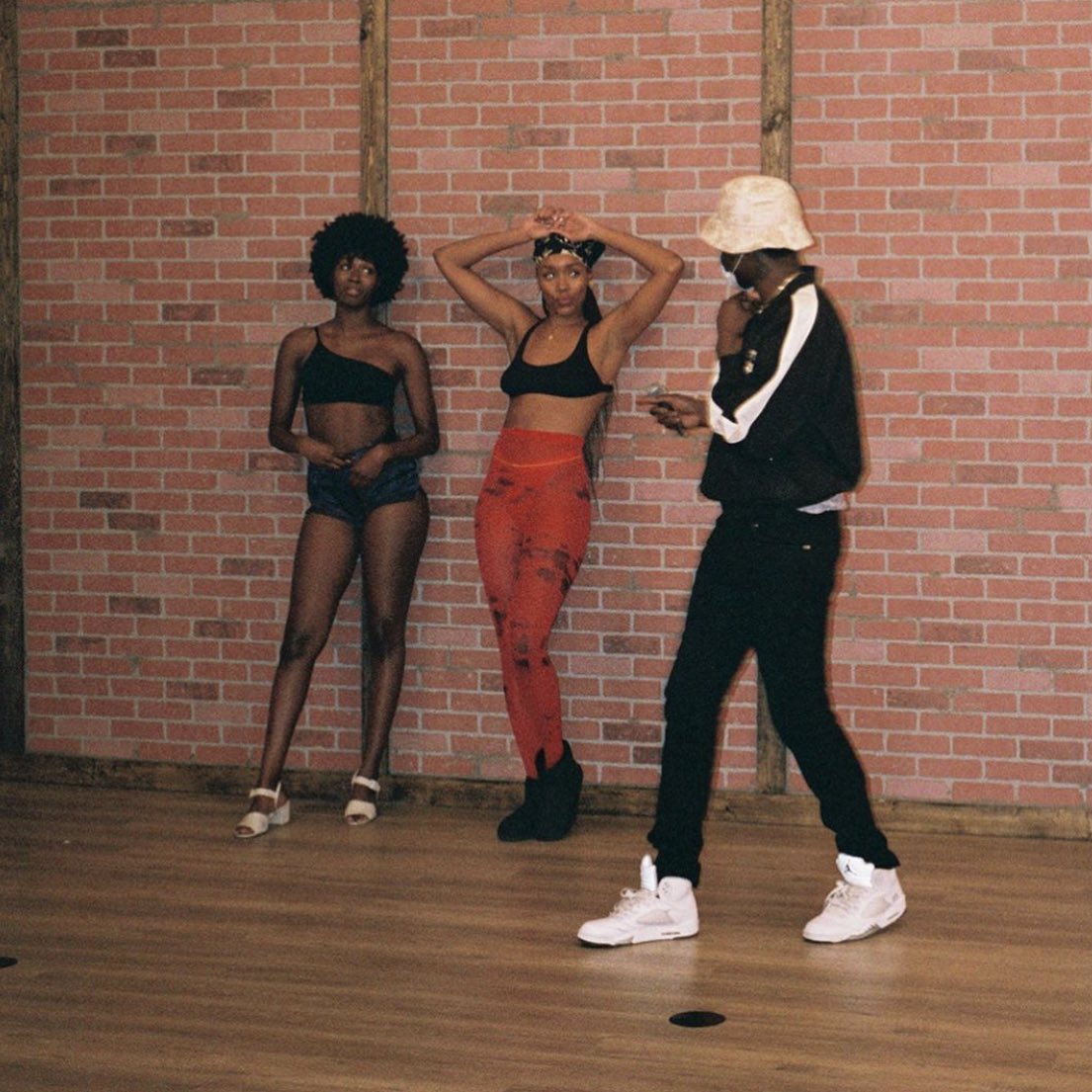 mybebeyrecords's tweet photo. MARCHINNNNNNNN’ NOW STREAMING EVERYWHERE 👱🏿‍♀️🪑
BTS by @ fangvr https://t.co/MkfFy4hezq