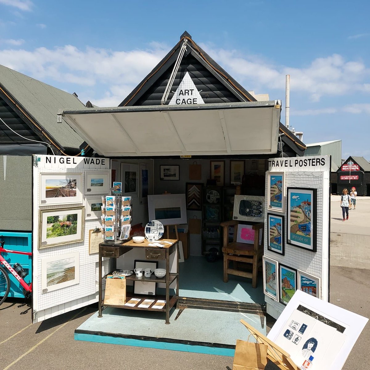 Going to be a lovely day today. Come down for a stroll around the harbour markets...and see our local artwork 🖼 #whitstable #kentartists #kent #harbourlife #artgallery #seaside @nigelwadeart @richclarkimages @artistsusiewest