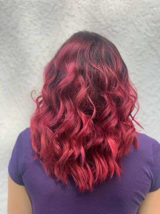 I dyed my hair for my birthday and it was the BEST decision I&rsquo;ve made this month😍😍 https://t.co/bmEY
