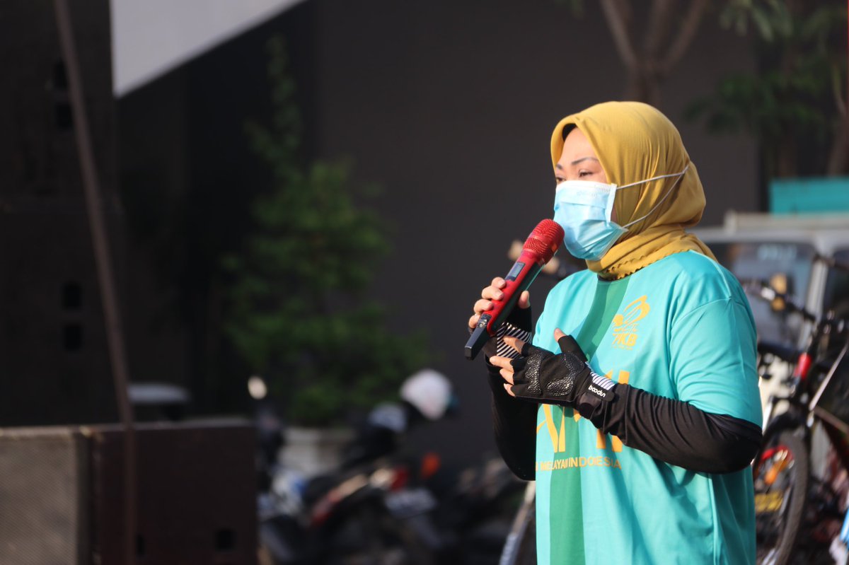Quote_Bees's tweet photo. Gowes itu Sehat
Gowes itu Menyenangkan
Gowes itu silaturahmi bergerak 😁
Gowes love you .
@cakimiNOW @DPP_PKB 
#gusami #aksimelayaniindonesia #gowesindonesia #gowesrianggembira https://t.co/aCebFgw6E4