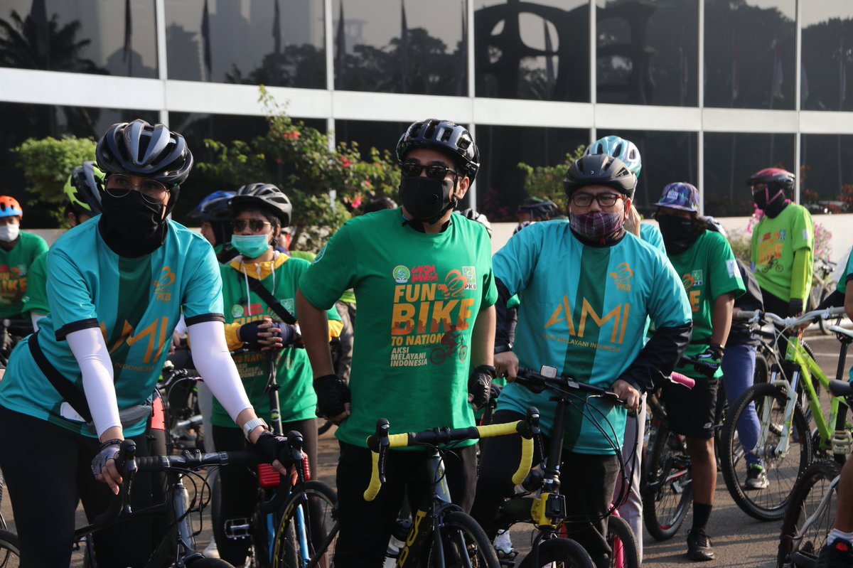 Quote_Bees's tweet photo. Gowes itu Sehat
Gowes itu Menyenangkan
Gowes itu silaturahmi bergerak 😁
Gowes love you .
@cakimiNOW @DPP_PKB 
#gusami #aksimelayaniindonesia #gowesindonesia #gowesrianggembira https://t.co/aCebFgw6E4