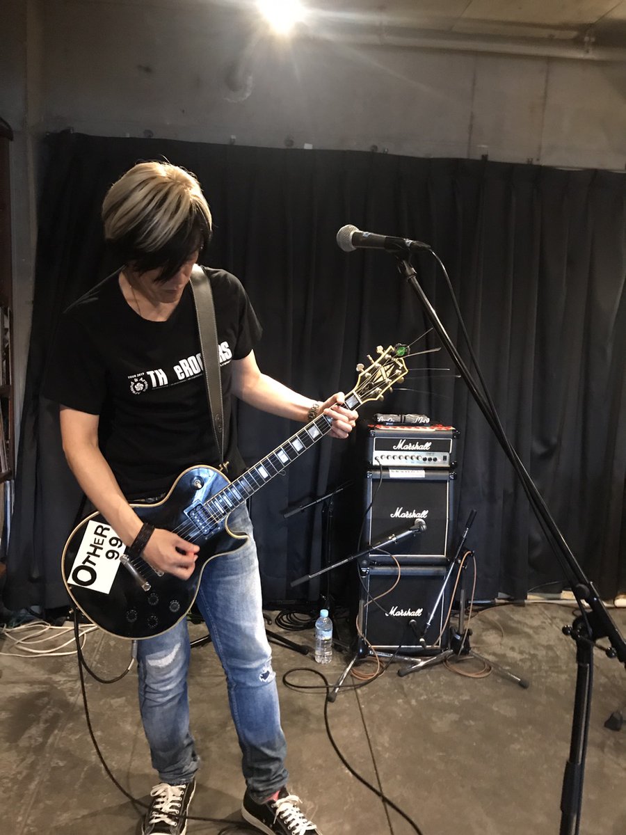 junta_mori's tweet photo. 純太細かく音決め中
#森純太
#生配信ライブまで2時間
#TBGO
#中盤で乾杯 https://t.co/QUU92LDgY5