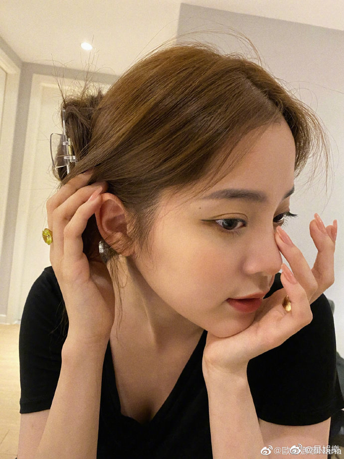 LareinaVietnam's tweet photo. Nanaouyang 
#Sefile
#Nanaouyang https://t.co/af4fpAwR4A