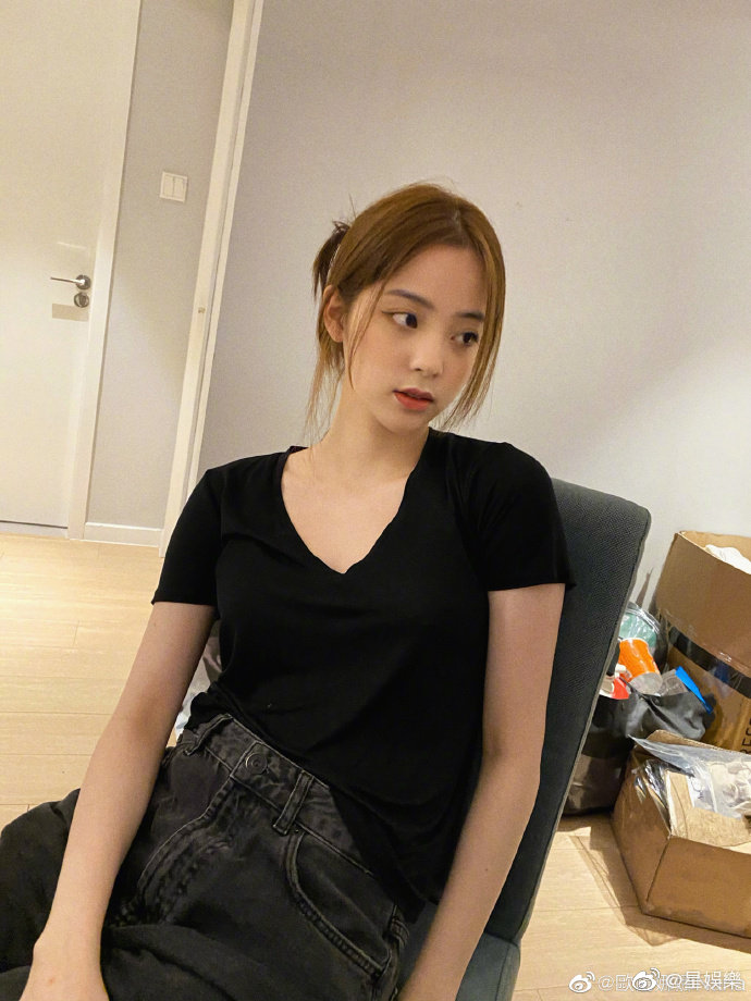 LareinaVietnam's tweet photo. Nanaouyang 
#Sefile
#Nanaouyang https://t.co/af4fpAwR4A