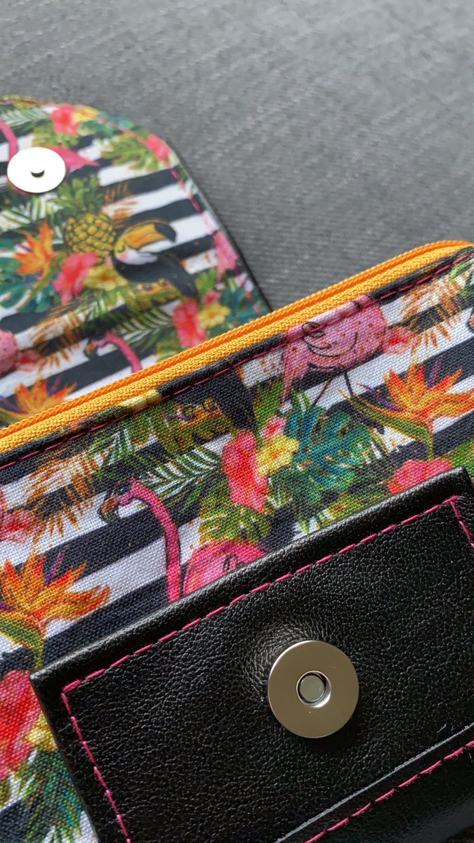 WestbeeH's tweet photo. Coffee ✅
Toast ✅
Ready for off...
More development of small clutch purse today. Perfect for teenagers. Prototype no.4 complete - more tweaks needed.
#lovemaking #lovedesigning
Meanwhile, lots of gorgeous goodies available in my #Etsy shop.
#UKGiftHour #UKGiftAM #shopindie https://t.co/LVq3q2Q5UF