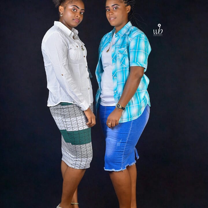 KabengelaN's tweet photo. Moi et ma sœur célébrons notre naissance en ce soir🎊🎉

Merveilleux anniversaire à nous🎁🎂 https://t.co/VMdtx7Yn6W