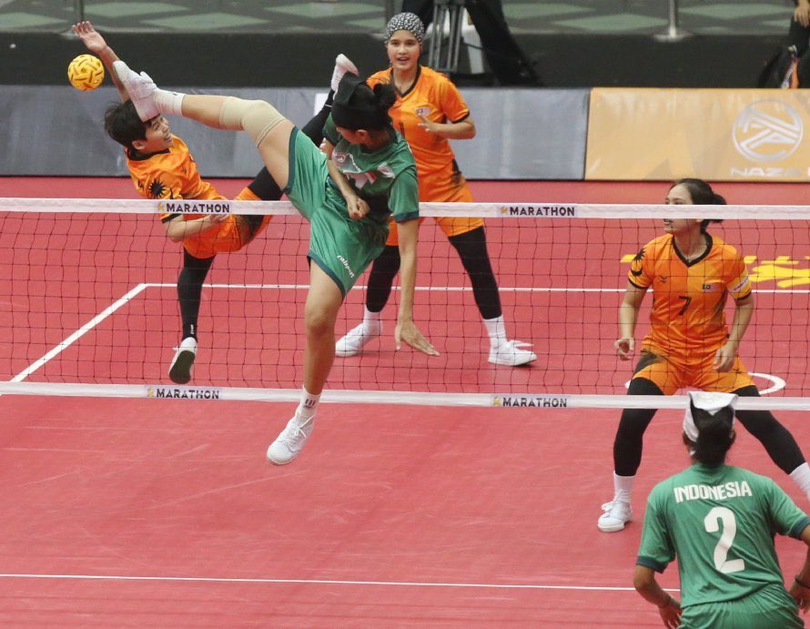 I feel like people don't talk enough about Yui playing fucking SEPAK TAKRAW. She said if she cant win normal volleyball she'll play volleyball with only her damn legs instead