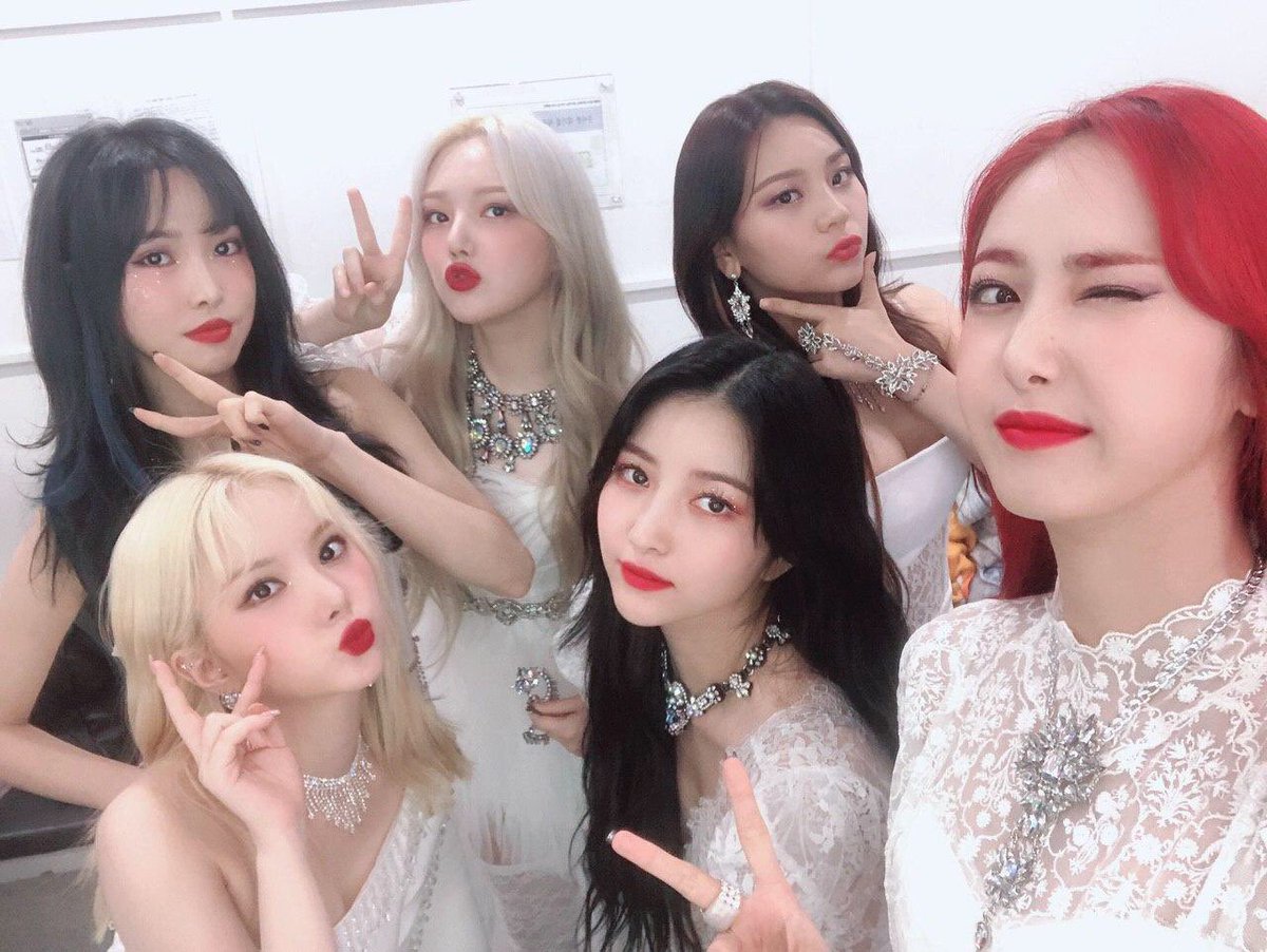 ShawingSwag's tweet photo. Great job @GFRDofficial!! 🍎 You all did well~❤️ thank you also to @SOURCEMUSIC!!
#GoodJobGFRIEND https://t.co/JskMo1jPLA