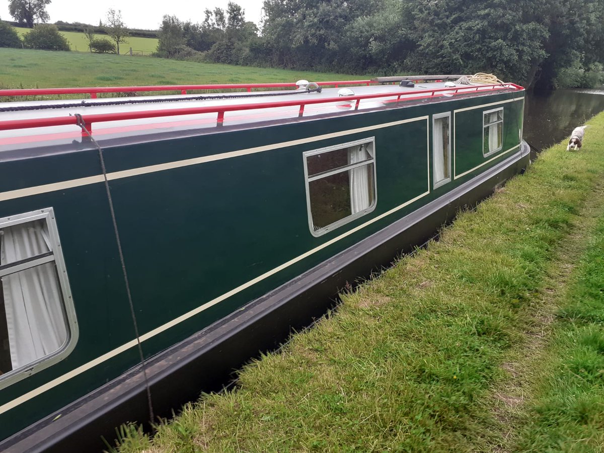 CanalWatch's tweet photo. Had a few days break on a Narrowboat, week before last. Absolutely loved it. And a free workout every day with the locks! 😀👍💁‍♀️ We're hooked. 
(No issues or crime reported lately anywhere on our waterways, either, bonus!) https://t.co/UVBZEgXlJq