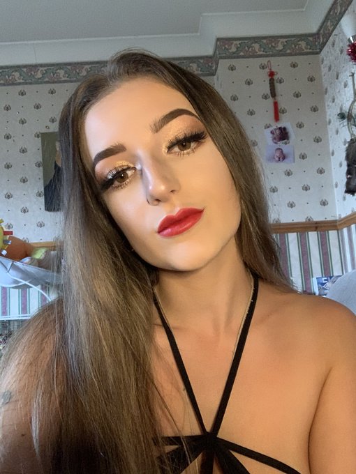 Check out all the fun i had right now!! I&rsquo;d love to see you on my page😍😍😍 https://t.co/fVtVHys295 https://t