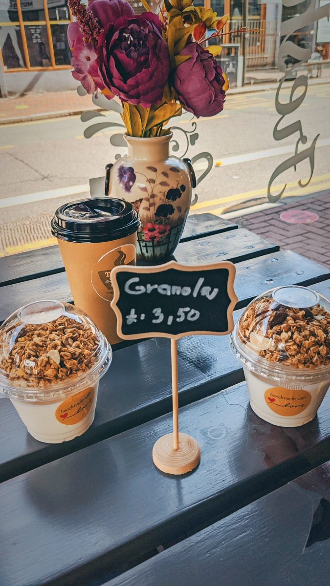 FreshShop4U's tweet photo. We are pleased to announce we are now open for dine-in and takeaways 👍
Breakfast 🍳 Lunch 🥗 Dinner 🍛
Meet up with your coffee lovers 👩‍❤️‍👨👪🤗 everyone welcome 👪👩‍❤️‍👩👬👯

 #StayAlert #buylocal #supportsmallbusiness https://t.co/jS3xknz8zk