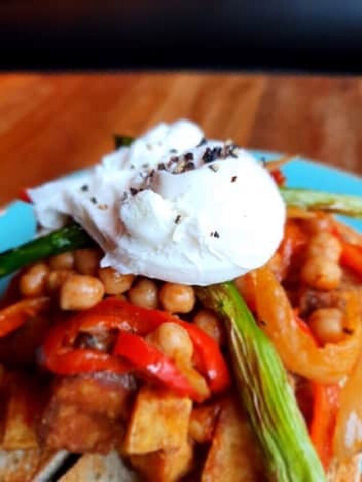 cafetabac's tweet photo. Ticking all the boxes on a Sunday morning here. Breakfast, brunch, lunch and tea. Coffees, cocktails, a selection of fine wine as well as a crisp cold pint. We are open daily 8.30am - 1am ❤️ https://t.co/rRNEle4eqU