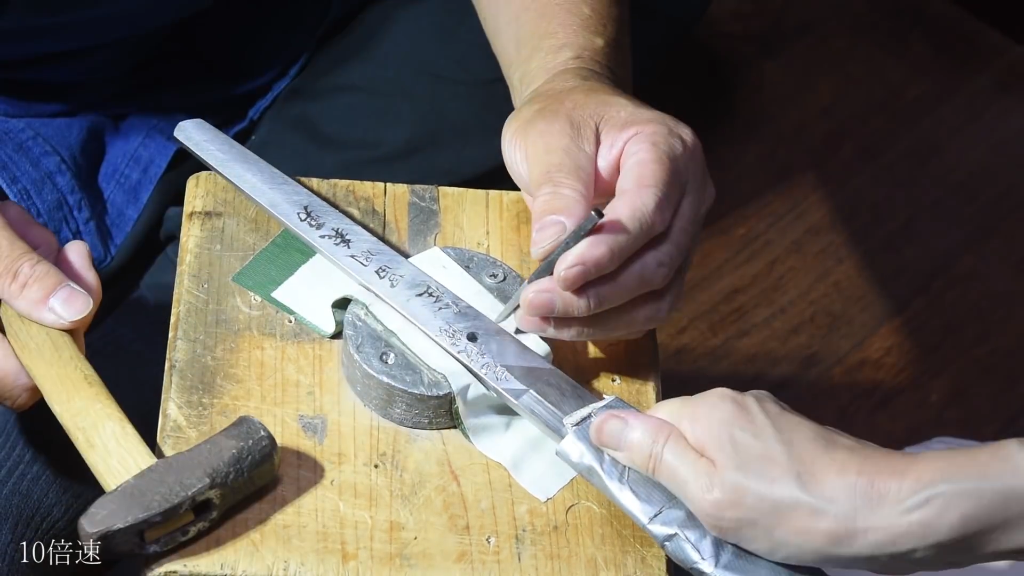 Youtube クリエイター 注目クリエイター 親子で 例の刀 をつくる 本日は 一刀両断tv さんに注目 刀鍛冶のお父さんの力を借りて 人気漫画に登場する刀を再現します 刀が生まれる工程をぜひチェック Hoykey1102 Hoykey T Co