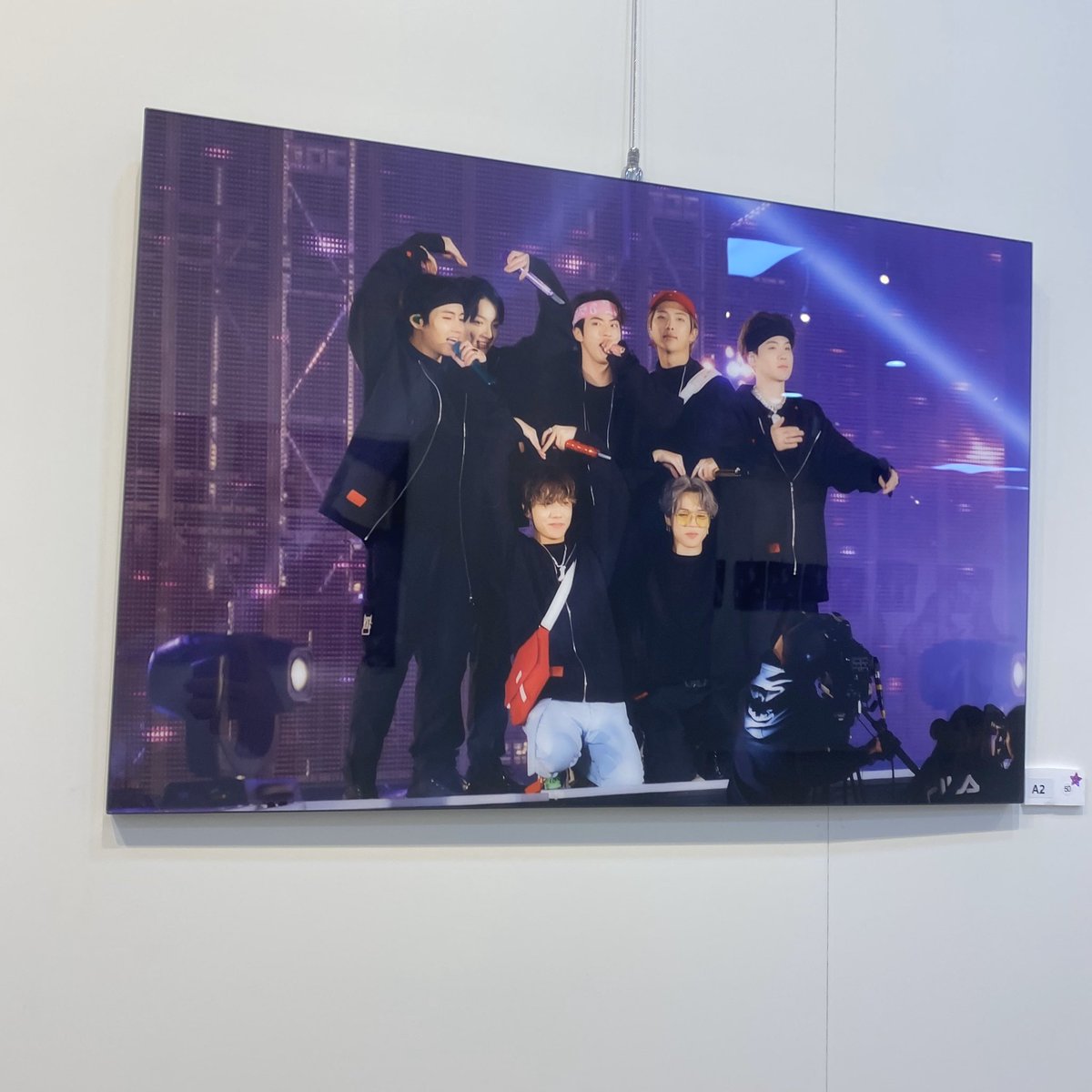 serin0801's tweet photo. 오늘 처음으로 전시회를 갔다왔는데 만족을 가져다 준 전시회인것 같네요 💞 스텝분들 너무 친절하시고 사진 하나하나 다 너무 이쁘게 나왔네요 ㅠㅠㅠ 너무 귀엽고 사랑스럽더라구요 🥰😘 좋은 전시회 열어주셔서 감사합니다 🙇🏻‍♀️💞 잘 보고 왔습니다!#ON_Exhibition #아미라는_은하수속에_일곱개의_별 https://t.co/gI29S2CHJF