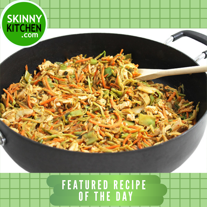Skinny Stir-Fry with Peanut Sauce. It's a wonderfully tasty stir-fry, loaded with broccoli slaw.  330 calories &amp; 7 Blue WW Freestyle SmartPoints, and 8 Green. #glutenfree #dairyfree #stirfry #peanutsauce #lowcalorie #wwrecipes #skinnykitchen

skinnykitchen.com/recipes/skinny…