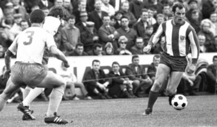 In 1977 he scored his last goal for Bayern in a 4-2 win over Kaiserslautern.