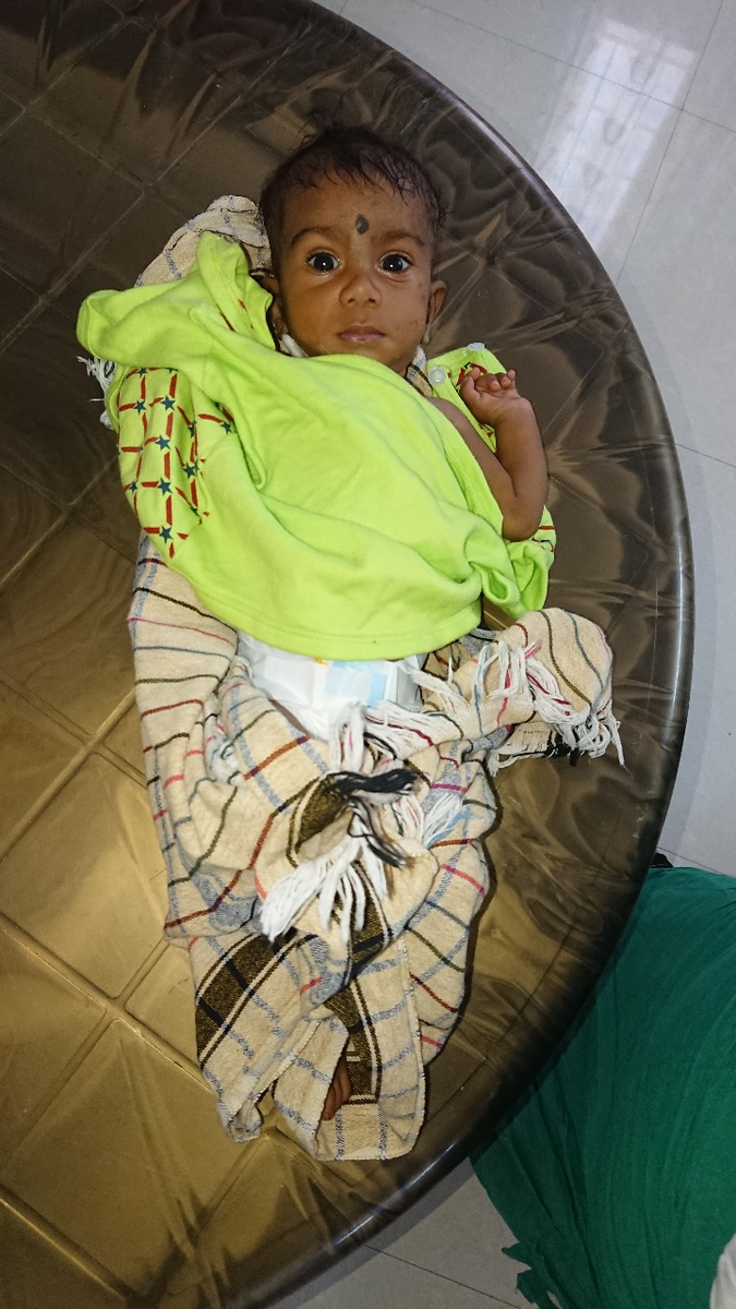 MaheshFanTrends's tweet photo. The parents of the baby thank all the fan clubs and their idols for spreading this news and donations . Baby is fine and doing well now .🙏🏻Once again thank you to every one https://t.co/kQ4nnGUdOu