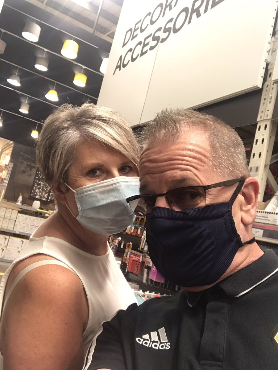 pjodudley's tweet photo. Thanks to @BandQ safe shopping and an ice cream in the Sun #TopRetailer #DIY https://t.co/x8IcVD4wBq