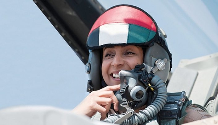 مريم المنصوري - رائد طيار مقاتل في القوات المسلحة الإماراتية، وأول إماراتية مقاتلة في القوات الجوية والدفاع الجوي. تعمل كطيار عمليات مقاتل على طائرة F16 Block 60.