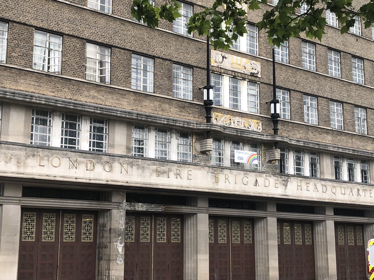 London Fire Brigade Headquarters on Albert Embankment has a lovely Art Deco facade, in need of a bit of TLC – bei  Old London Fire Brigade Headquarters
