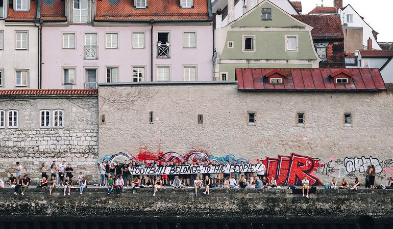 fussballmafiade's tweet photo. Football belongs to the people!
👉https://t.co/ExBL7Uj6gQ
#footballbelongstothepeople #stopfootball #fussball #bundesliga #dfb #dfl #uefa #bundesliga #fans https://t.co/jiv33ceEMx
