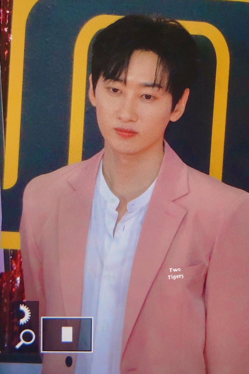 -200726  DREAM CONCERT💎

자체발광보석미남!!

 #이혁재 #은혁 #Eunhyuk #슈퍼주니어 #leehyukjae <a href="/AllRiseSilver/">Dalnim</a>