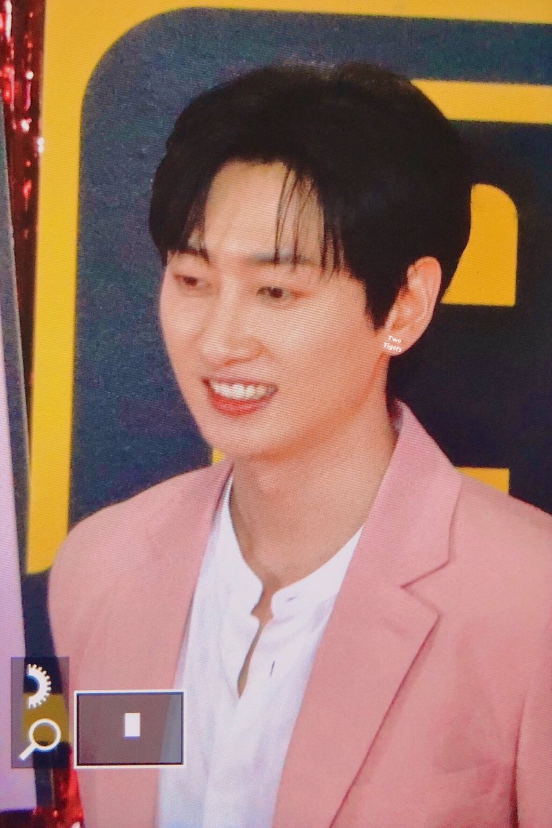 TwoTigers_DE's tweet photo. -200726  DREAM CONCERT💎

자체발광보석미남!!

 #이혁재 #은혁 #Eunhyuk #슈퍼주니어 #leehyukjae @AllRiseSilver https://t.co/FP8akGoiQb