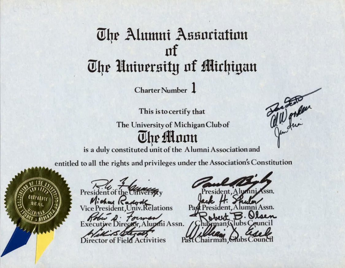 michiganalumni's tweet photo. Happy 49th anniversary to the all-Wolverine #Apollo15 mission to the Moon. #UMalumni David Scott, Alfred Worden, and James Irwin left behind a special certificate establishing "The University of Michigan Club of the Moon." 🌕 https://t.co/GxfwovqDII