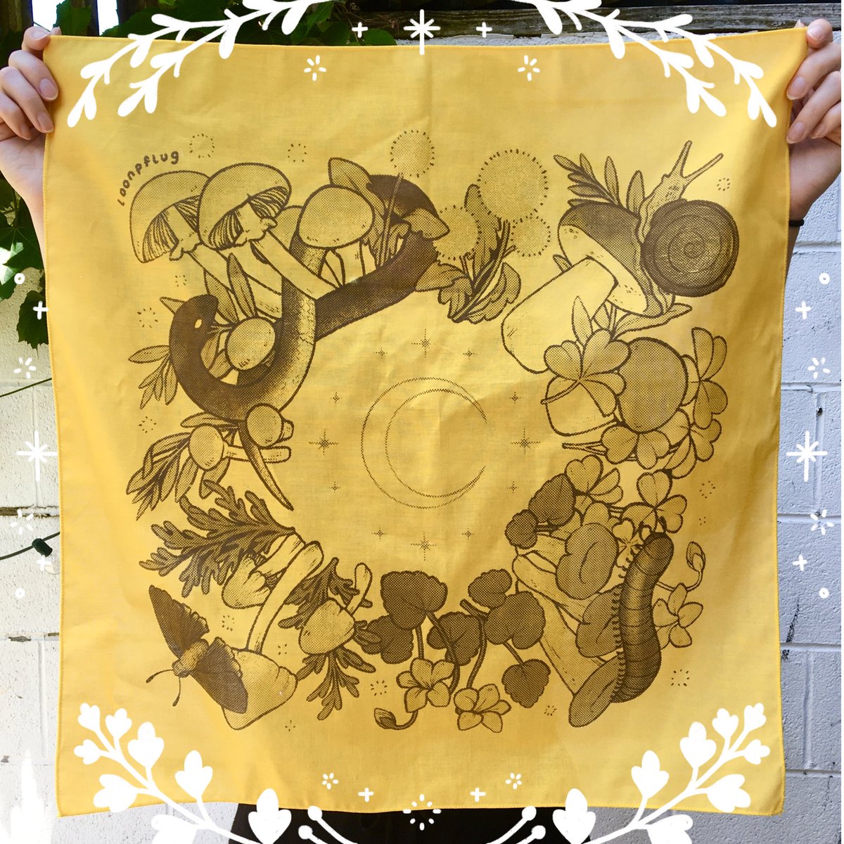 (RTs?) i'm moving at the end of the week so my shop will be closing tuesday july 28!! please help me get rid of some heavy stuff like books, totes, and bandanas so i don't have to carry them up 3 flights of stairs! ; _ ;
?https://t.co/hPaRXsrKLY?