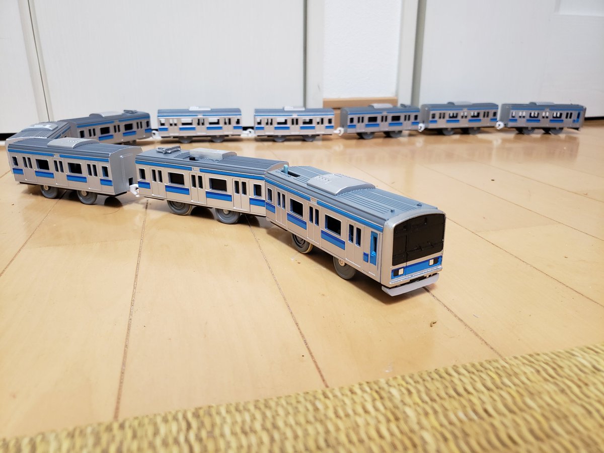 ぺこり 新作のプラレール E231系800番台 完成です ぺこり 新作のプラレール E231系800番台 完成です