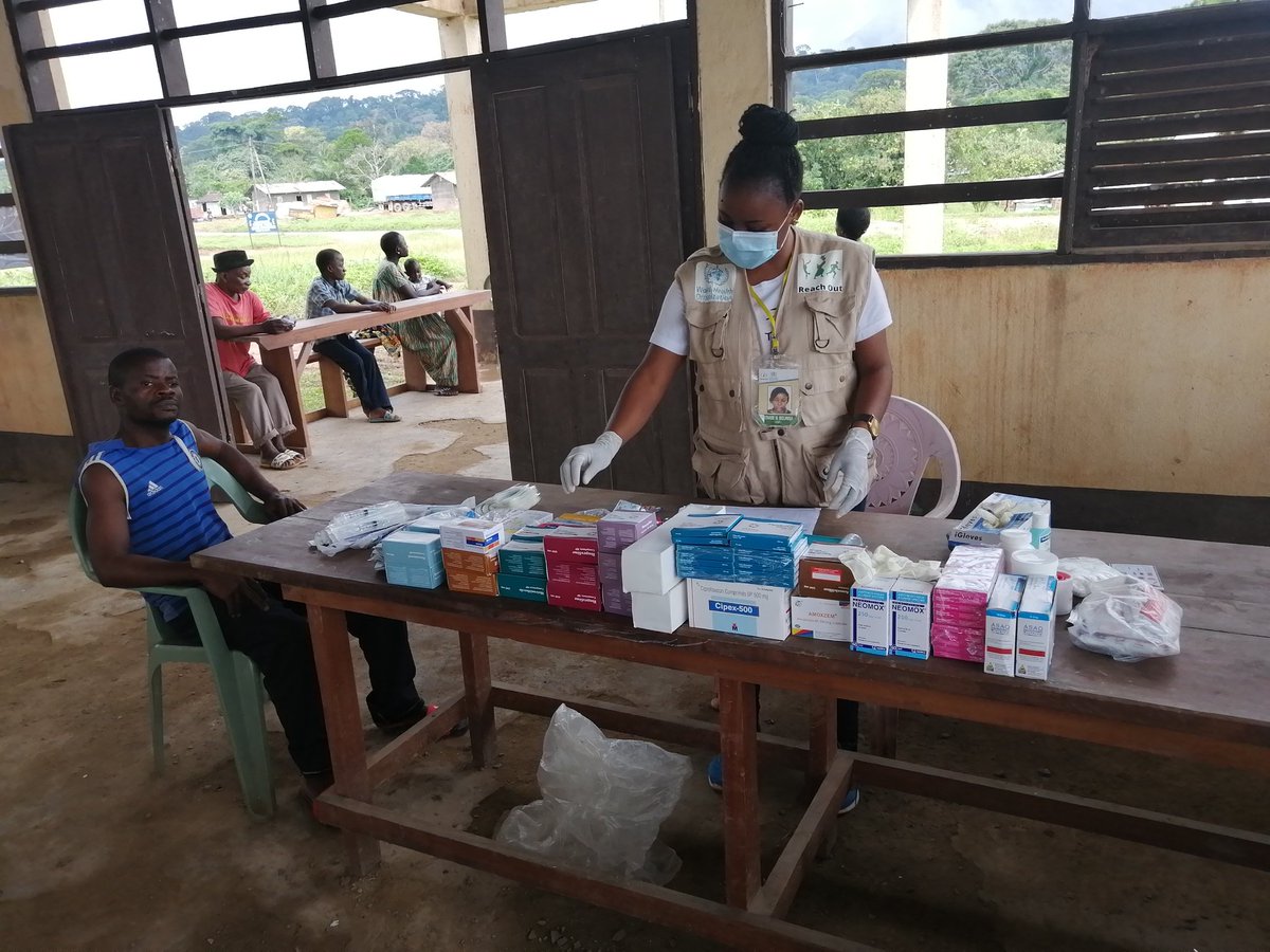 NwswResponse's tweet photo. OCHA and WHO visit the CERF funded #MobileClinics at Bakebe, Manyu Division, South West.  Mobile Clinics have been the only access to primary healthcare to thousands in the NWSW. @OchaCameroon @whocmr @UNCERF @reachoutdev1 https://t.co/IXdNe5VgRJ