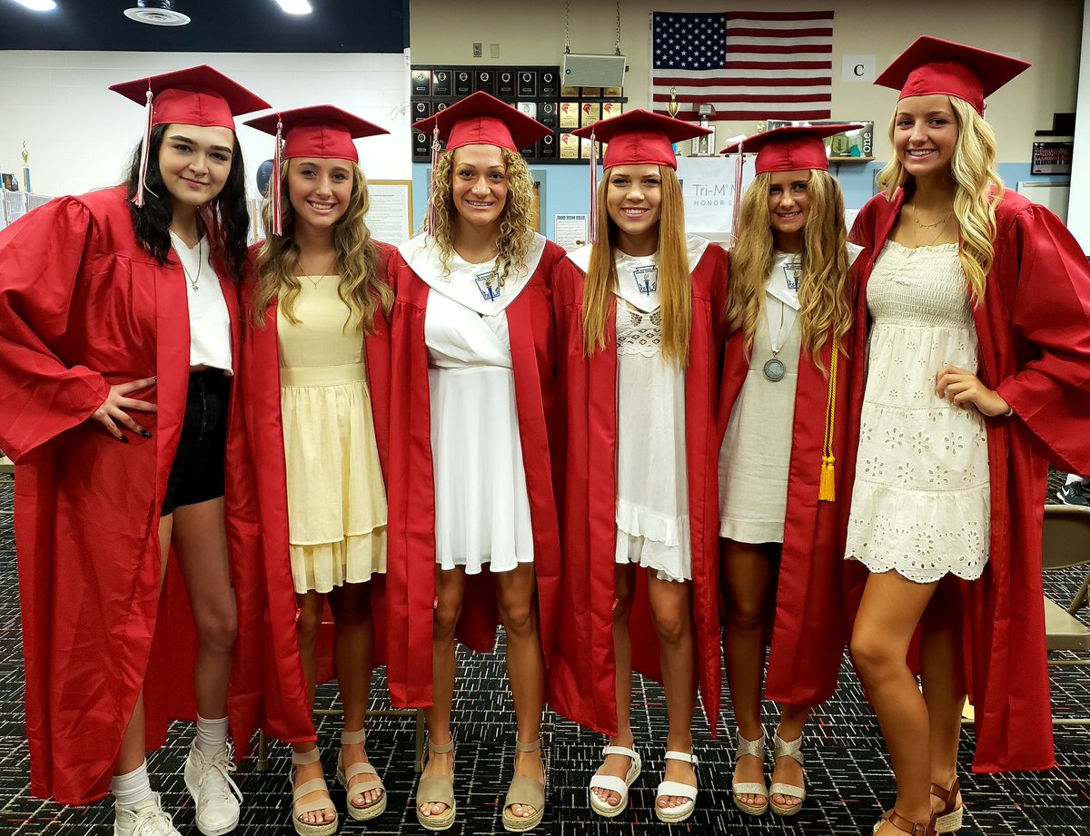 PlatteviewVB's tweet photo. These girls officially graduate today!!  Congratulations, thank you for your leadership, and best wishes on your future! Go do amazing things!!
#WhyNotUs
❤🏐💙🎓❤ https://t.co/BFVsNI82kc