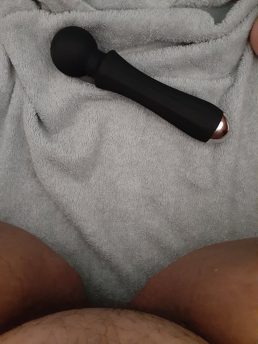 laythinaxxx's tweet photo. My book made  me horny I did a thing. BTW MY PUSSY IS NO MATCH FOR YOUR TINY DICKS LOL 

https://t.co/xrjCeUtgdz 
New content coming soon https://t.co/Kv4DTgS1mT