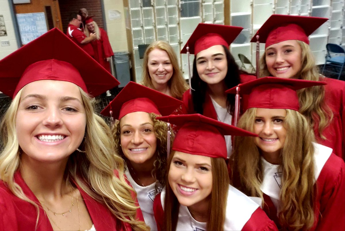 PlatteviewVB's tweet photo. These girls officially graduate today!!  Congratulations, thank you for your leadership, and best wishes on your future! Go do amazing things!!
#WhyNotUs
❤🏐💙🎓❤ https://t.co/BFVsNI82kc