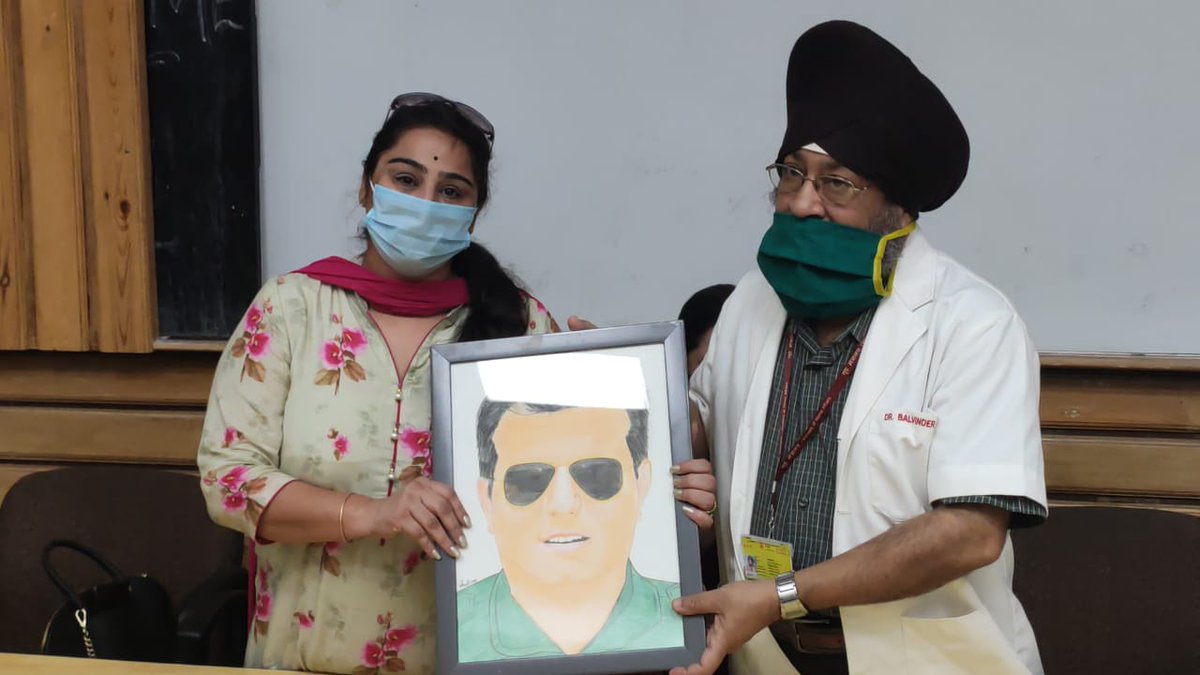 SJHDELHI's tweet photo. A voluntary blood &amp; plasma donation drive was held in @SJHDELHI in conjunction with @NmoSjh on eve #KargilVijayDiwas2020 with massive participation &amp; donation for AFTC. Was followed by felicitation of War Heroes’ families &amp; Veterans. https://t.co/KihwhR79Rk