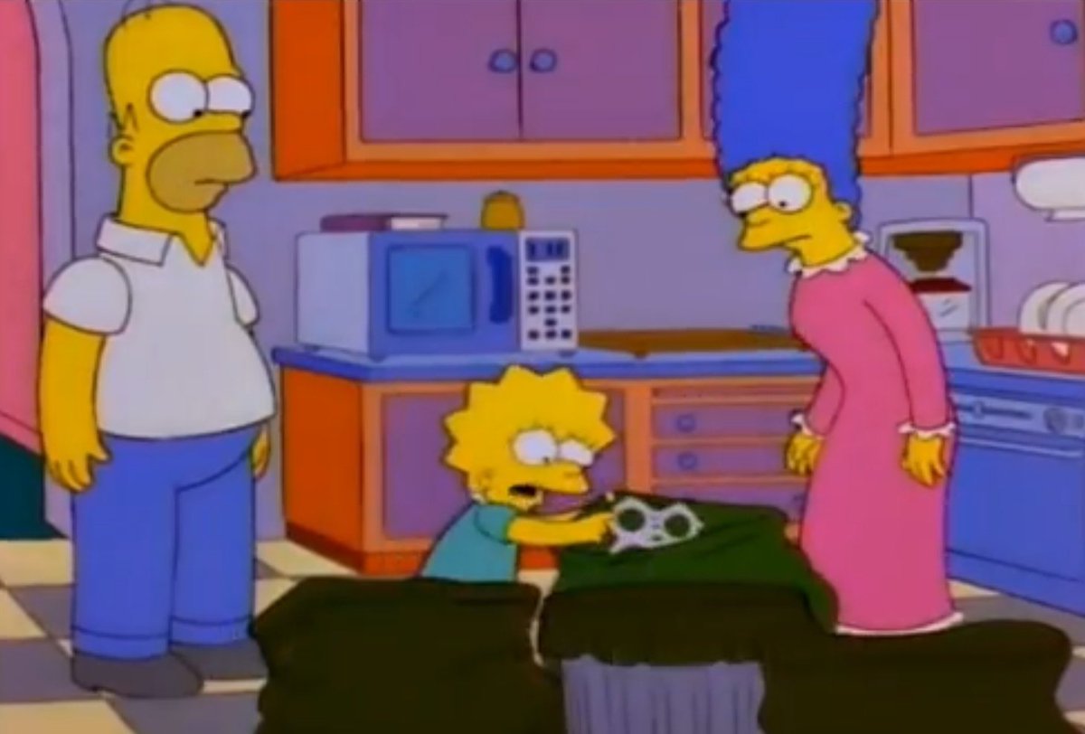 ReyNarcissus's tweet photo. -Mamá que me estas mezclando polietileno con poliuretano. 
-MARGE! https://t.co/eVOLsFyD75