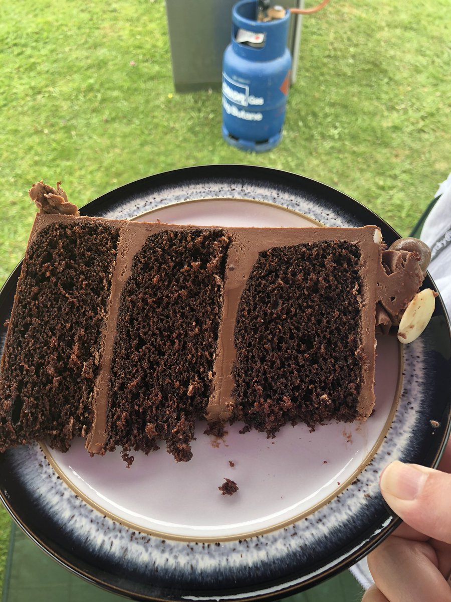 <a href="/BrewAndBakeHQ/">BREW & BAKE 🍰☕️</a> girlfriend ordered one of these for her parent’s ruby anniversar.... delicious.