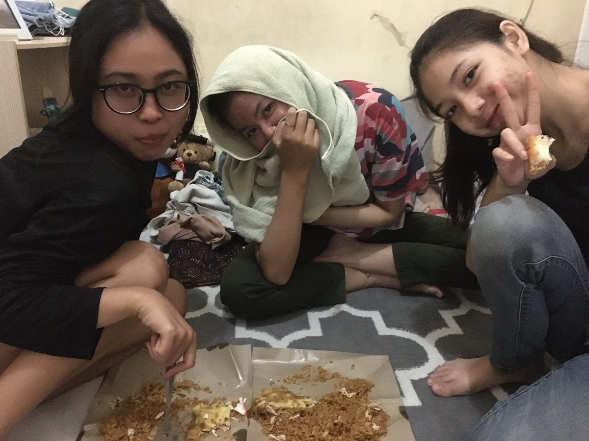 zdecaca's tweet photo. Perayaan hari shellent🥳 https://t.co/N7Dinjt4Dk