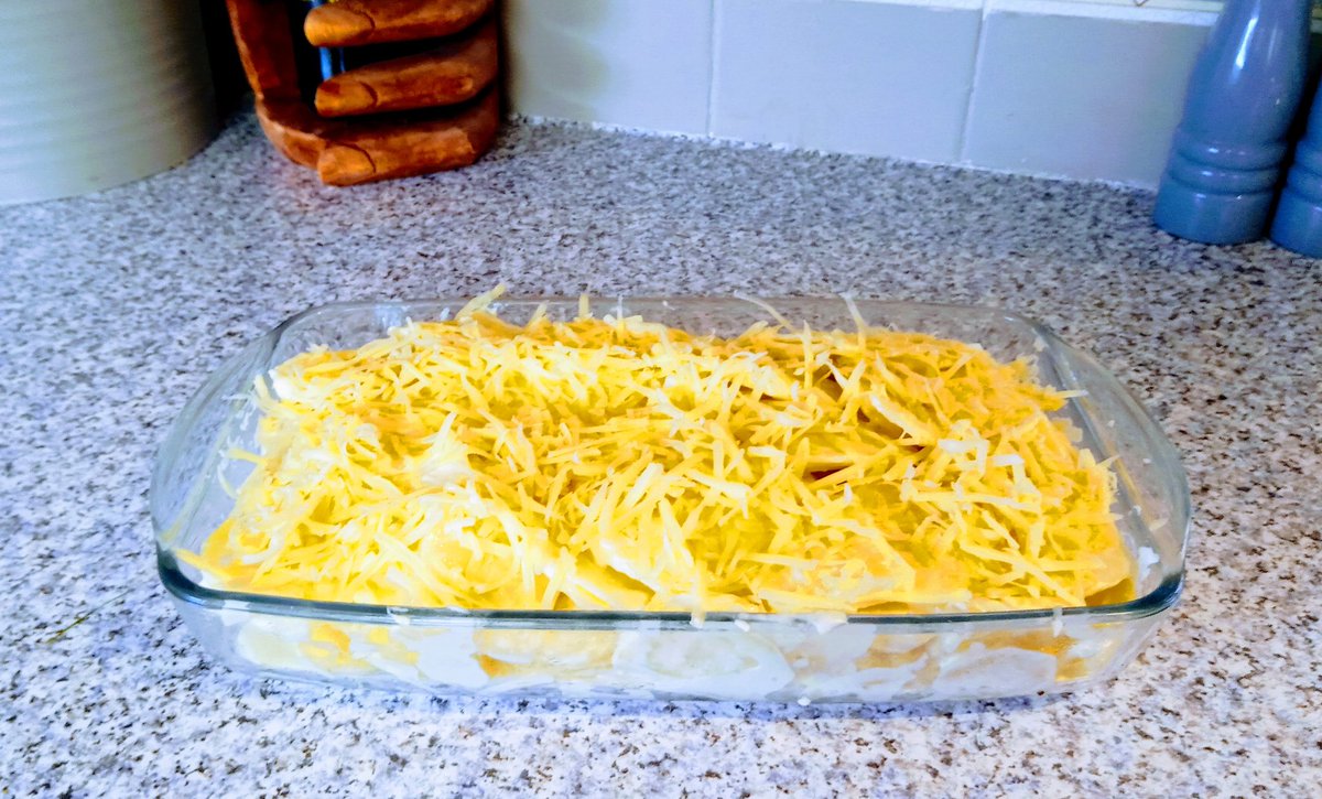 WritesRachael's tweet image. And in the oven they go.. #patchtoplate