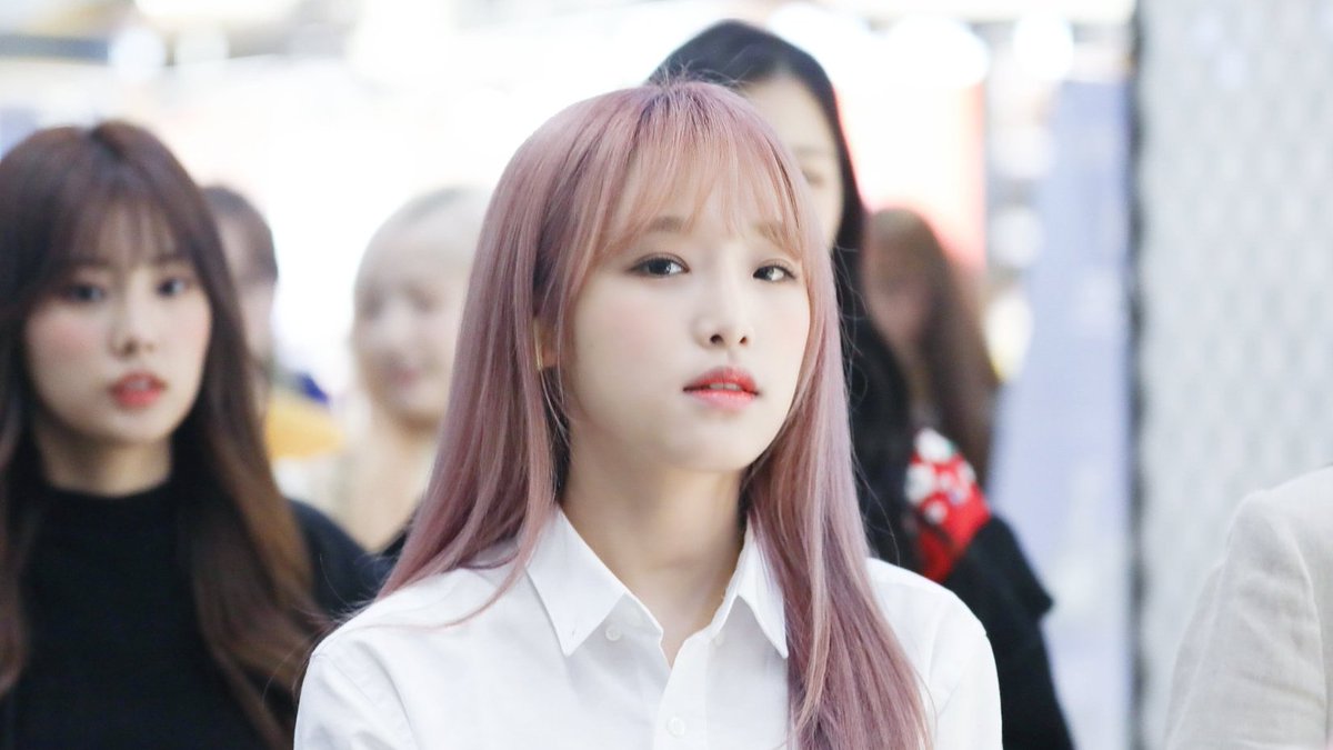 yena slaying with all her hair colors ; a thread