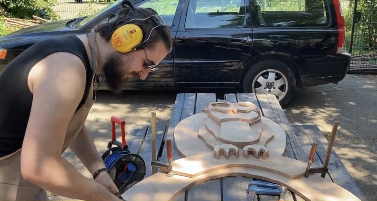 maak_lab's tweet photo. ...De Uil van de Boomhut is de kroon op ons werk voor @obsdeboomhut1 Onze  @mdt_nl -jeugd hebben hier geweldige inzet getoond. Met dank aan:
Ferdi Bouwman: https://t.co/ZJJBhKM599
Thijs Scharenberg: https://t.co/gT0p0g3DXU
...voor hun expertise en gedeelde kennis! https://t.co/524a2scCQk