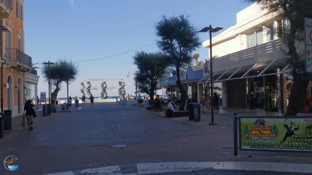 On Tour in Riccione 🛴

#wr1 #riccione #riccionediegrueneperlederadria #sottoilsolediriccione #estate2020 #riccionereisenschien #cityreisebüroschien