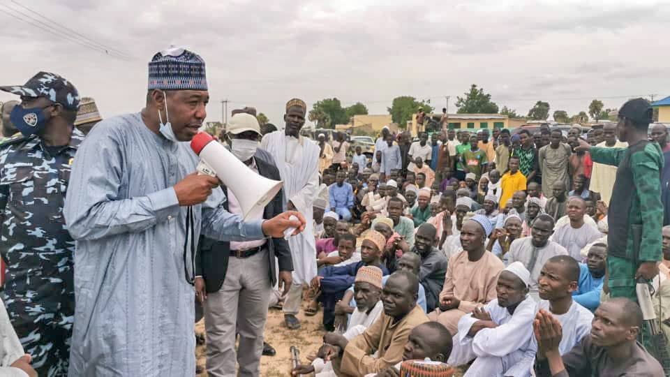 GovBorno's tweet photo. .@ProfZulum travels to Damasak, meets returned refugees, supports 674 households

... Inspects works on 1,000 shelters https://t.co/rceo4dvDKT https://t.co/jAaVm93cJl