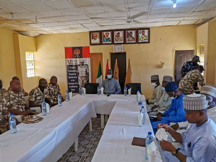 GovBorno's tweet photo. .@ProfZulum travels to Damasak, meets returned refugees, supports 674 households

... Inspects works on 1,000 shelters https://t.co/rceo4dvDKT https://t.co/jAaVm93cJl
