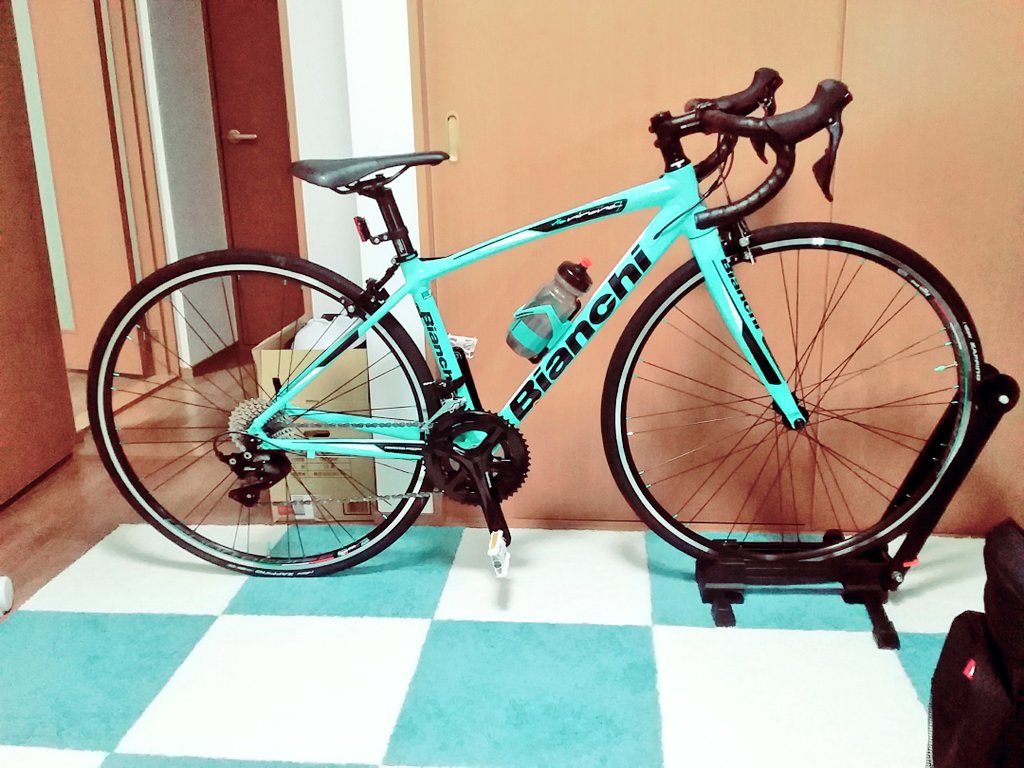 ドカムラ Sur Twitter スタンドと荒北靖友の香水届きました スタンドもbianchiが良かったけど欲しかったのが売り切れてた Bianchi 弱虫ペダル 荒北靖友 ロードバイク