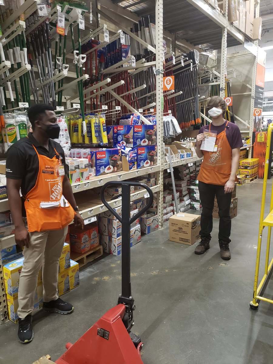 Lionel had the pleasure of awarding two of our newer associates with homer awards.  Both Abid and Derek have done such a great job in such a short time.  Thank you so much for all that you do!!