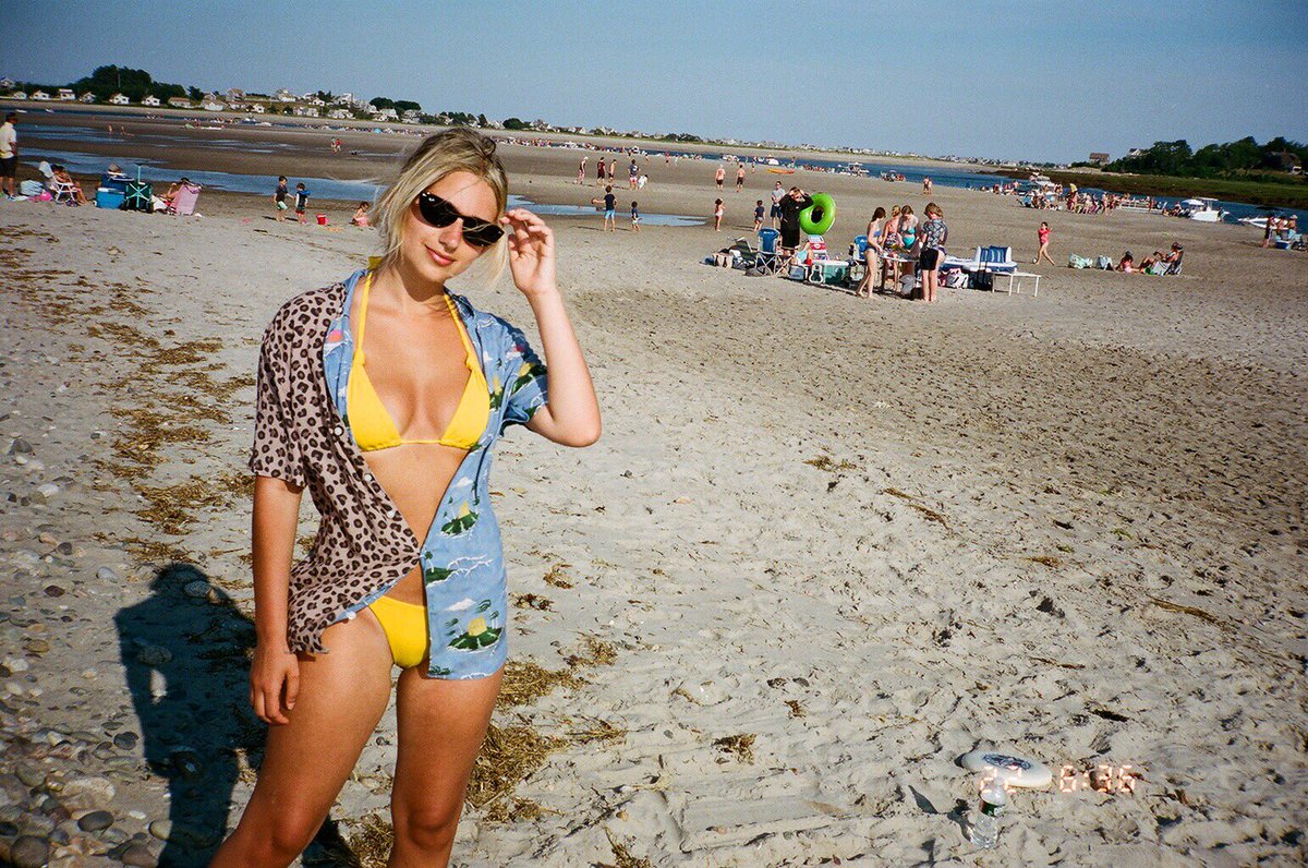hen_ease's tweet photo. Happy 23rd to the queen of all queens! @BarstoolRia https://t.co/5olOTnEdhL
